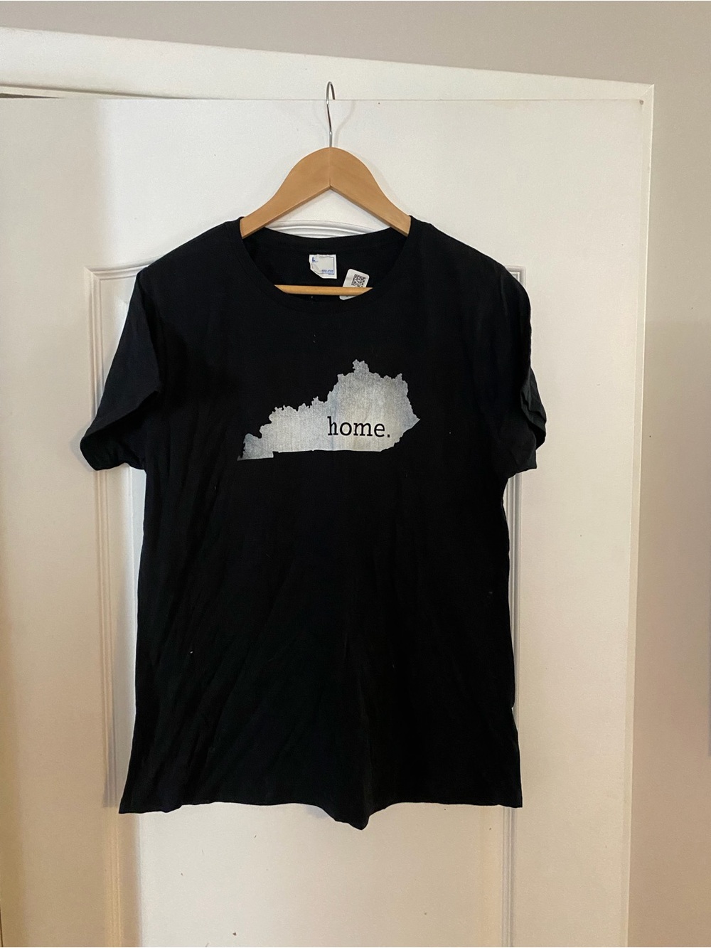 Black 'home.' Kentucky State Silhouette Tee
